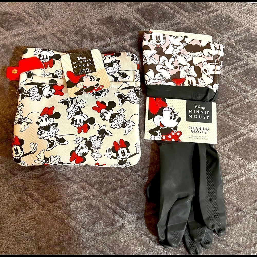 Disney Minnie Mouse 2 hot pads & cleaning gloves